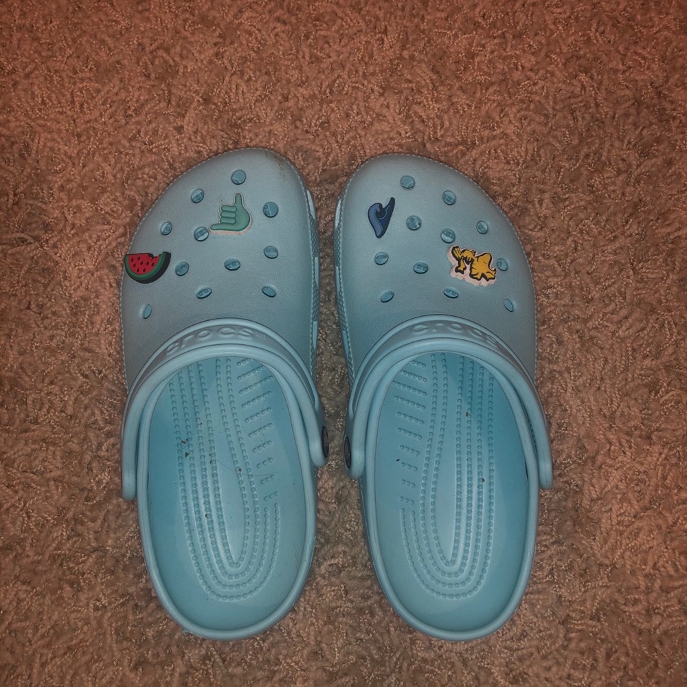 Light blue crocs with jibbitz!!